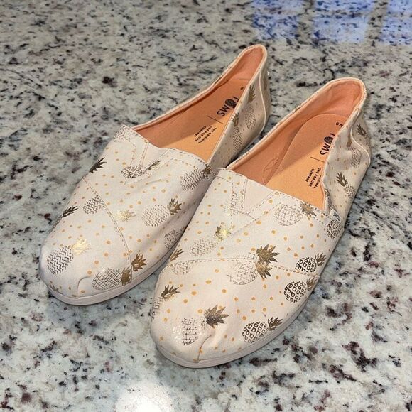 TOMS Rose Peach Gold w/Pineapple print Slip on Shoes Size 9 - Picture 1 of 7